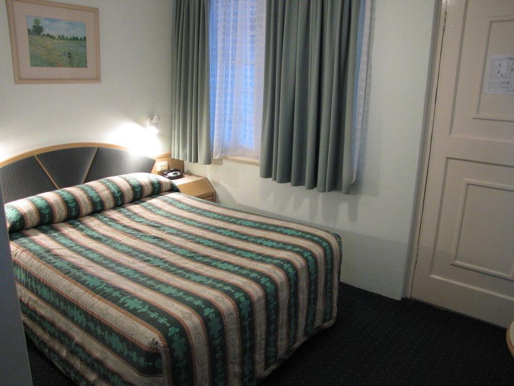Colonial Terrace Motor Inn Raymond Terrace Eksteriør billede