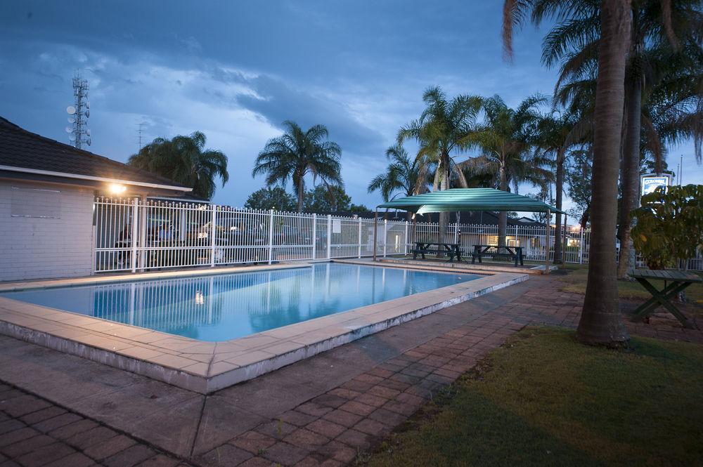 Colonial Terrace Motor Inn Raymond Terrace Eksteriør billede