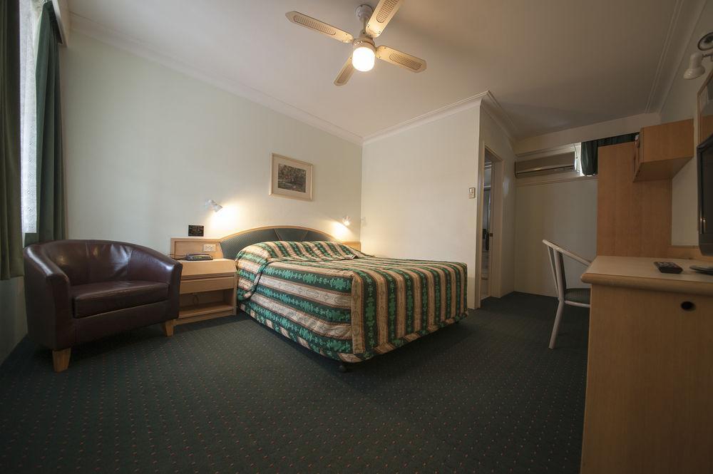 Colonial Terrace Motor Inn Raymond Terrace Eksteriør billede