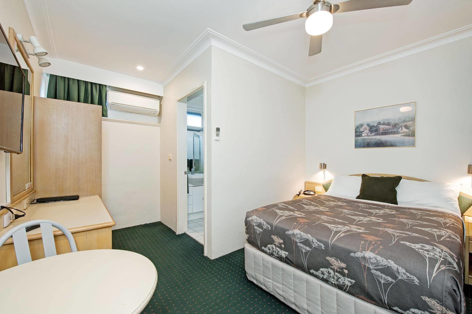 Colonial Terrace Motor Inn Raymond Terrace Eksteriør billede