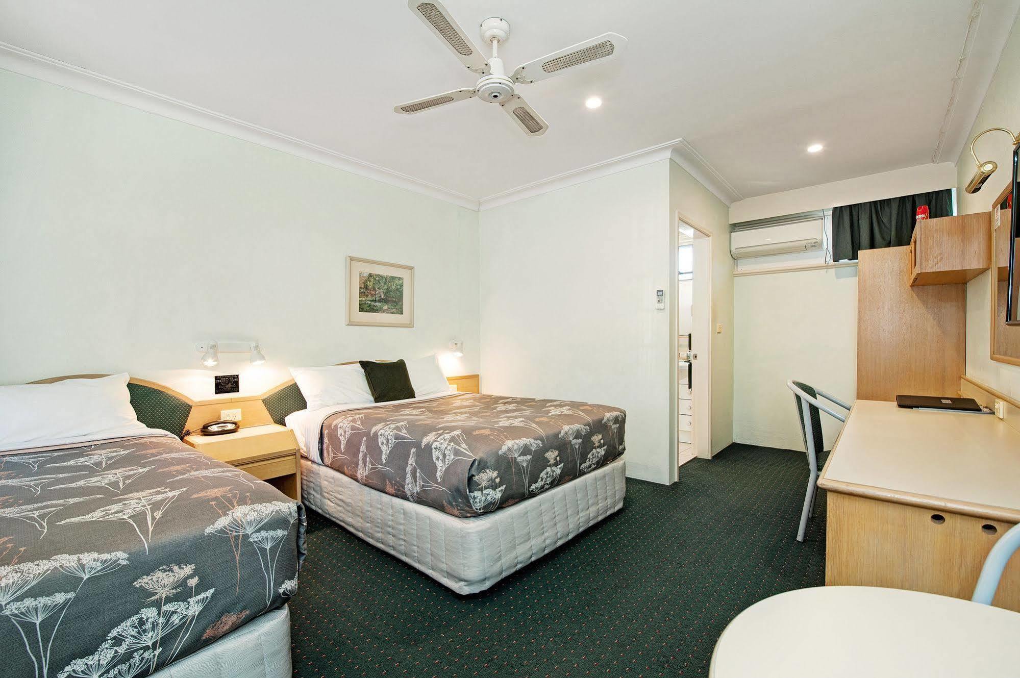 Colonial Terrace Motor Inn Raymond Terrace Eksteriør billede