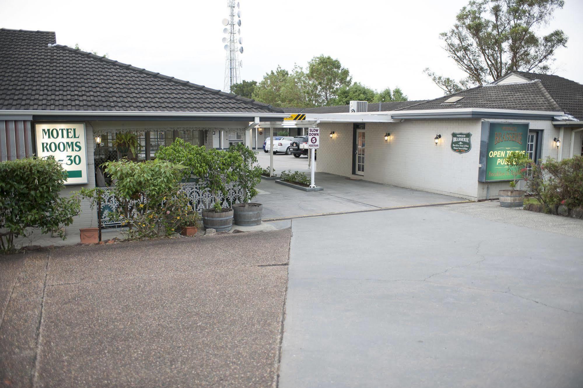 Colonial Terrace Motor Inn Raymond Terrace Eksteriør billede